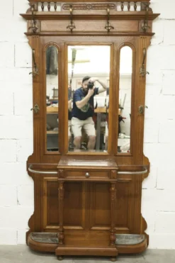 Vestiaire Napoléon III en noyer fin 19e, 3 miroirs, marbre