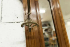 Vestiaire Napoléon III en noyer fin 19e, 3 miroirs, marbre
