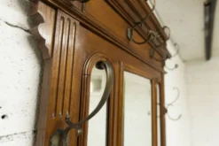 Vestiaire Napoléon III en noyer fin 19e, 3 miroirs, marbre