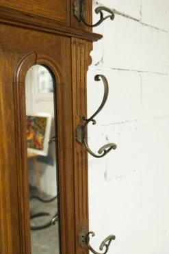 Vestiaire Napoléon III en noyer fin 19e, 3 miroirs, marbre