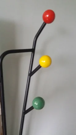 Vestiaire porte manteau boules de billard et miroir style Roger Feraud
