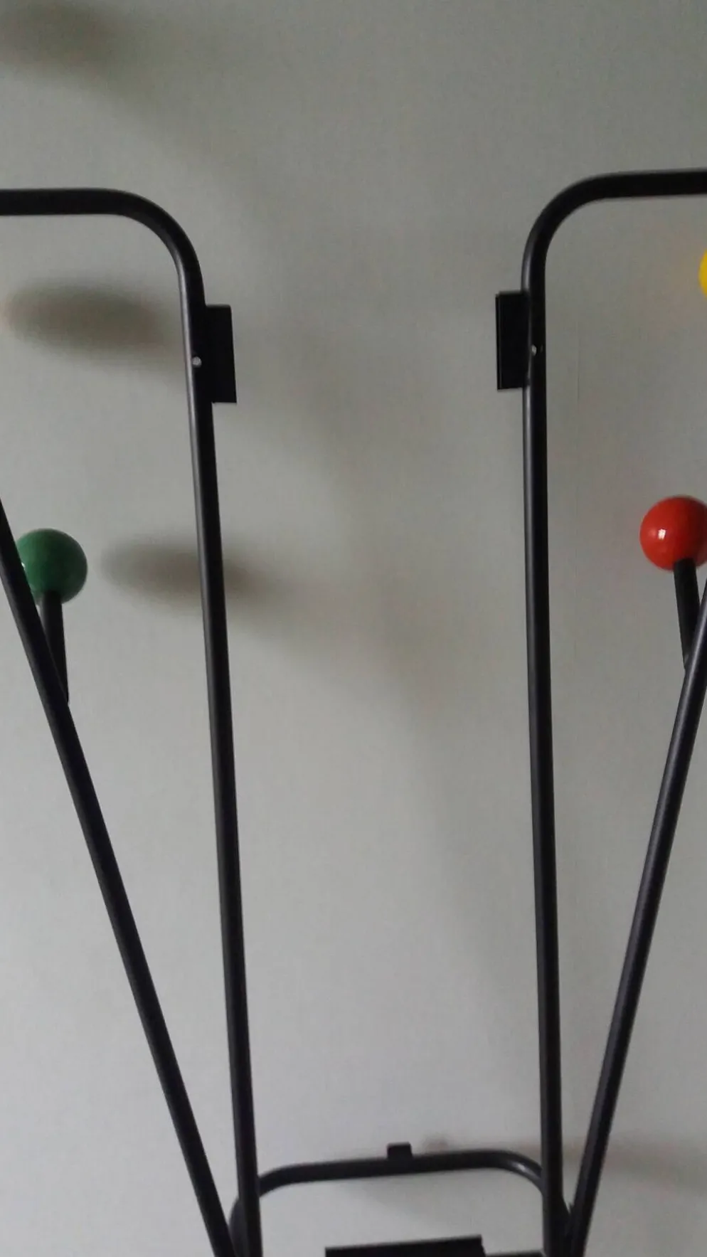 Vestiaire porte manteau boules de billard et miroir style Roger Feraud
