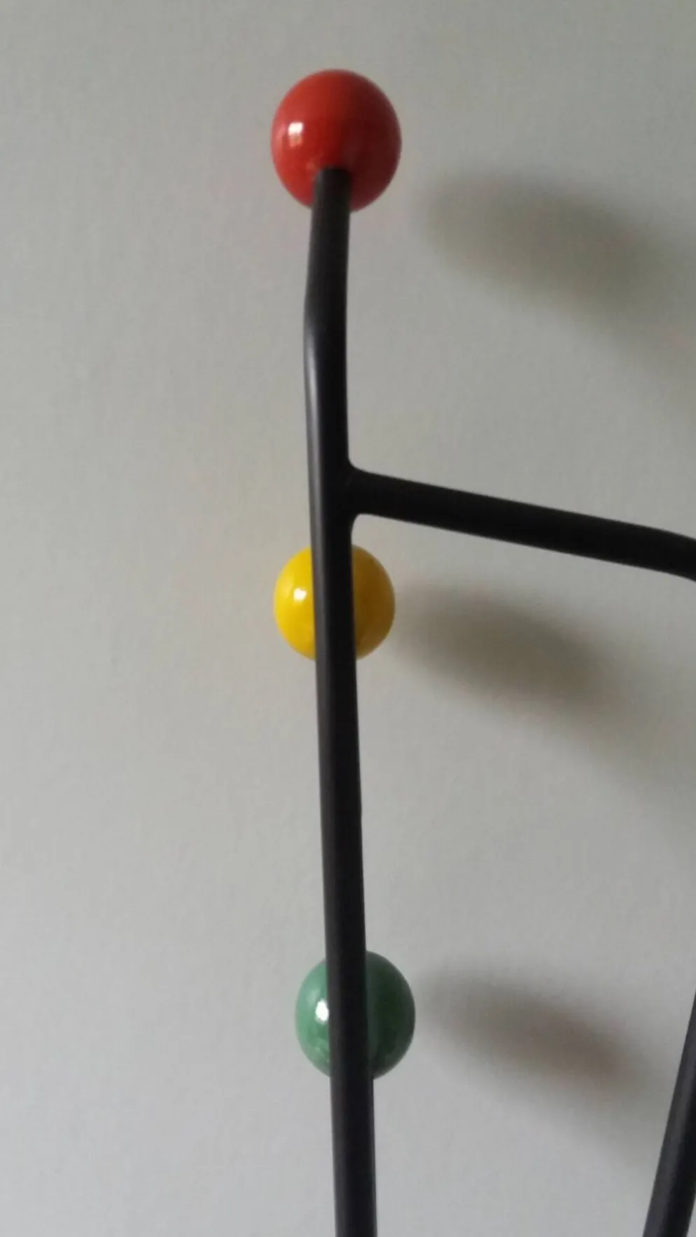Vestiaire porte manteau boules de billard et miroir style Roger Feraud