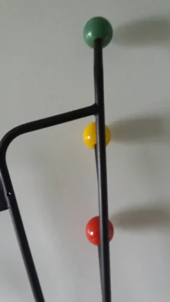 Vestiaire porte manteau boules de billard et miroir style Roger Feraud
