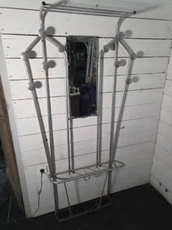 Vestiaire porte manteau en aluminium des années 50