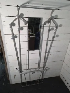 Vestiaire porte manteau en aluminium des années 50