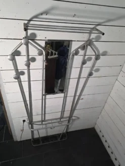 Vestiaire porte manteau en aluminium des années 50