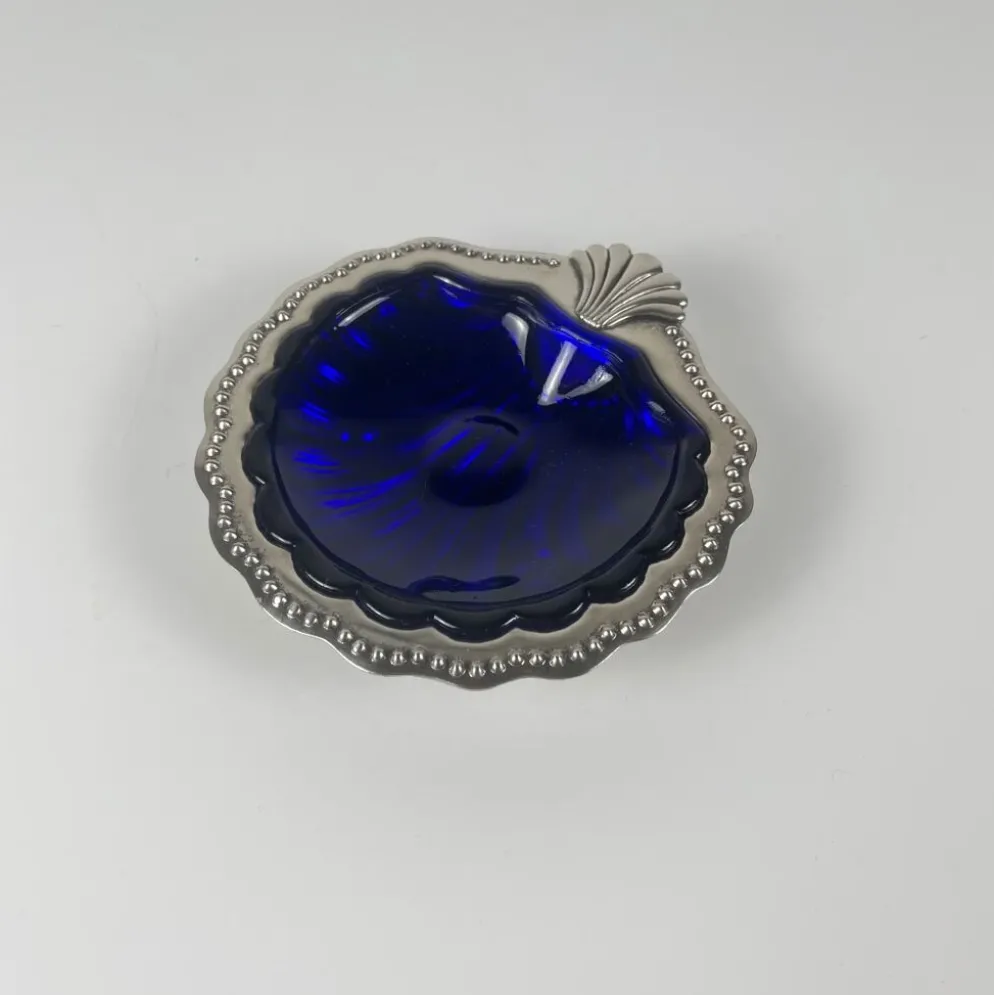 Vide poche / beurrier ouvert coquillage en métal couleur argenté et insert verre bleu, 1970