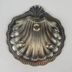 Vide poche / beurrier ouvert coquillage en métal couleur argenté et insert verre bleu, 1970