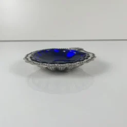 Vide poche / beurrier ouvert coquillage en métal couleur argenté et insert verre bleu, 1970