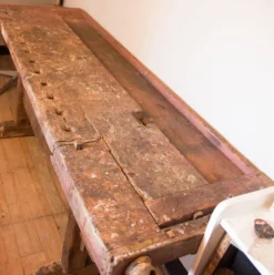 Vieil établi industriel solide en bois 2 mètres large