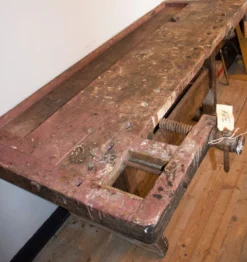 Vieil établi industriel solide en bois 2 mètres large