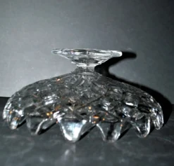 Vierzon compotier rond en verre moulé pointes de diamant