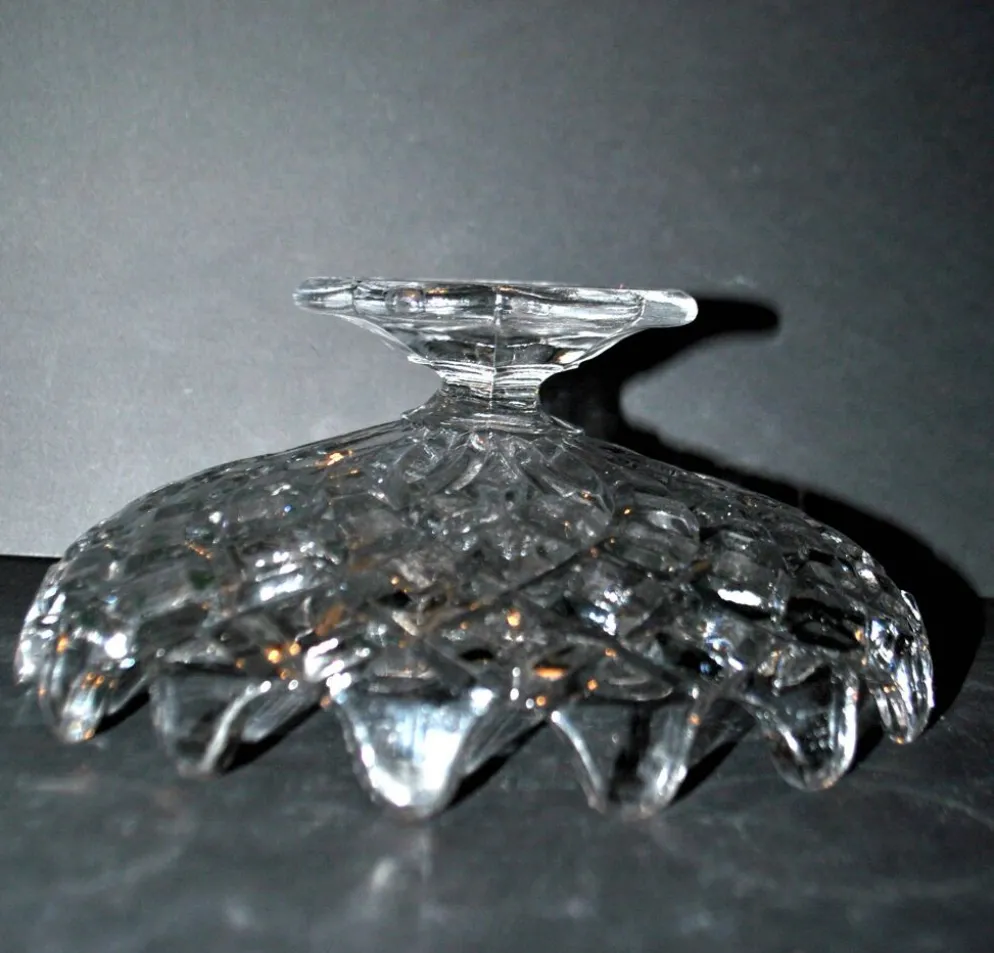 Vierzon compotier rond en verre moulé pointes de diamant