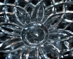 Vierzon compotier rond en verre moulé pointes de diamant