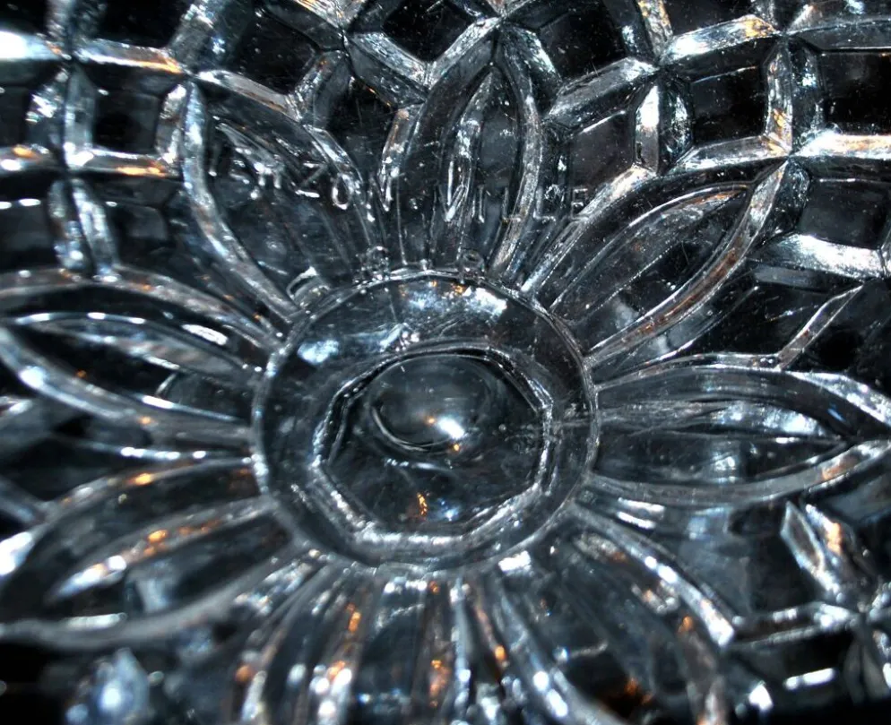 Vierzon compotier rond en verre moulé pointes de diamant