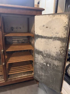 Vieux meuble frigo / glacière