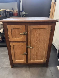 Vieux meuble frigo / glacière