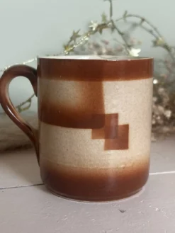Vintage années 70 ancien mug en faïence motif graphique cubique marron