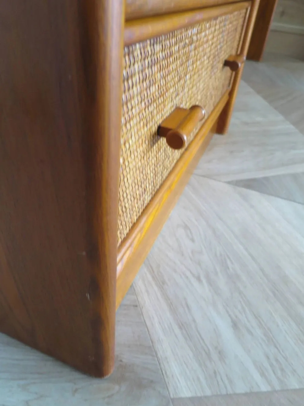 Vintage-Bureau cannage rotin bois-grand plateau-5 tiroirs-Années 60/70
