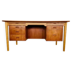 Vintage Danish desk in teak and oak by Børge Mogensen for Søborg Møbelfabrik, 1960s.
