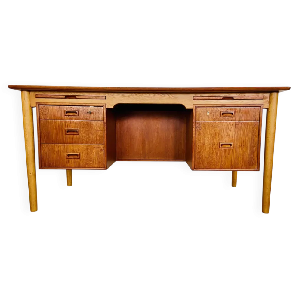 Vintage Danish desk in teak and oak by Børge Mogensen for Søborg Møbelfabrik, 1960s.