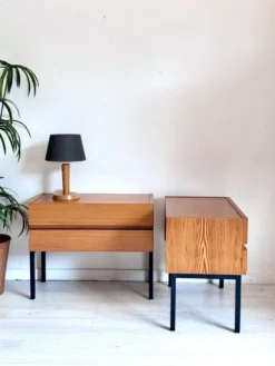 Vintage nachtkastjes minimalistisch jaren 60