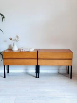Vintage nachtkastjes minimalistisch jaren 60