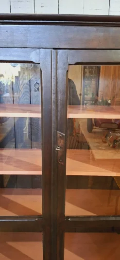 Vitrine ancienne