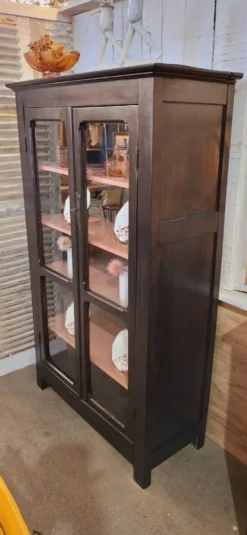 Vitrine ancienne