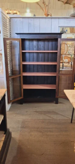 Vitrine ancienne