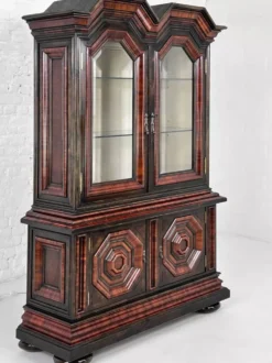 Vitrine ancienne en bois, verre biseauté et velours