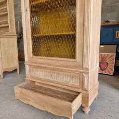 Vitrine ancienne néo-Louis XVI aérogommée