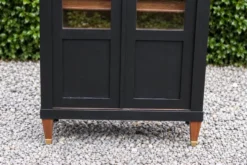 Vitrine ancienne rénovée noire à deux portes vitrées – H187 cm