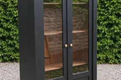 Vitrine ancienne rénovée noire à deux portes vitrées – H187 cm