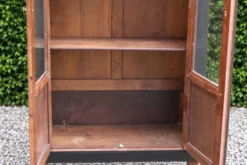 Vitrine ancienne rénovée noire à deux portes vitrées – H187 cm