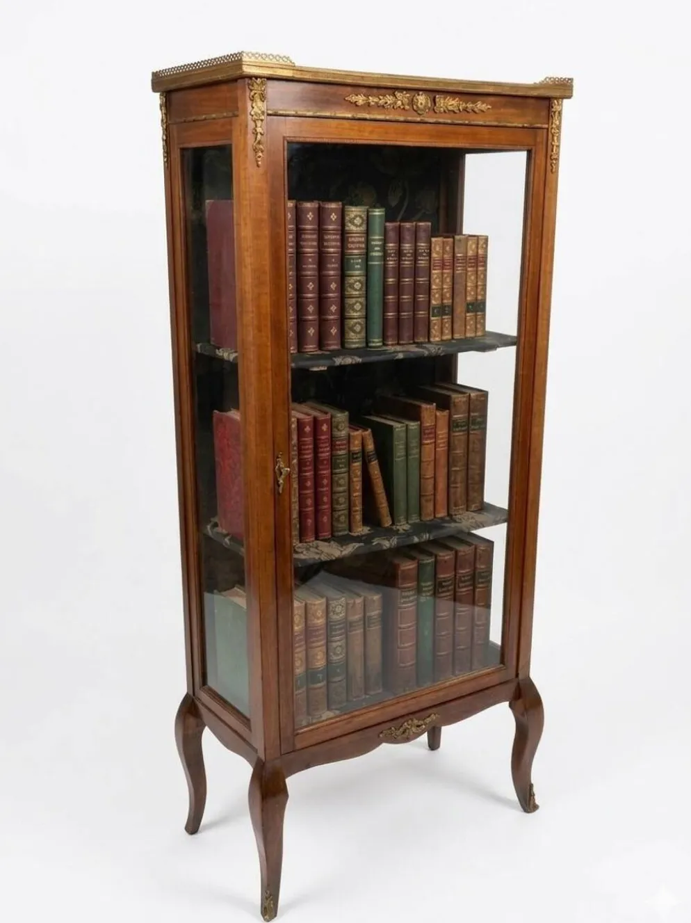 Vitrine ancienne style transition Louis XV-Louis XVI en Acajou