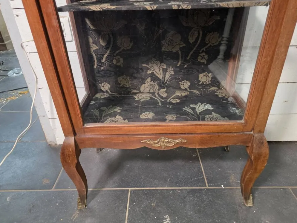 Vitrine ancienne style transition Louis XV-Louis XVI en Acajou
