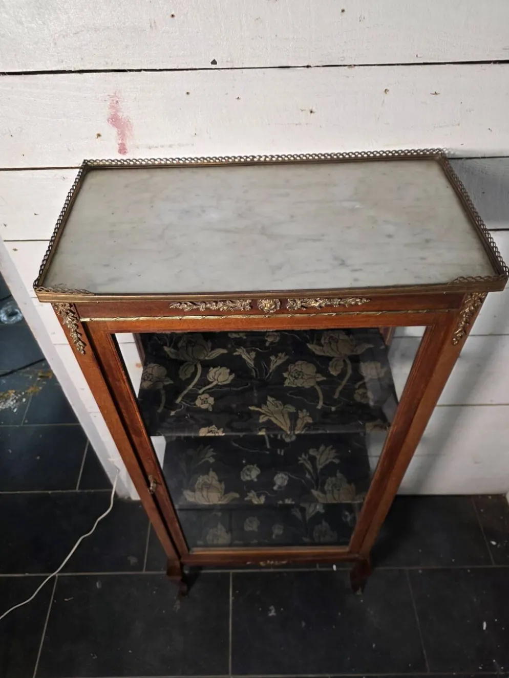 Vitrine ancienne style transition Louis XV-Louis XVI en Acajou