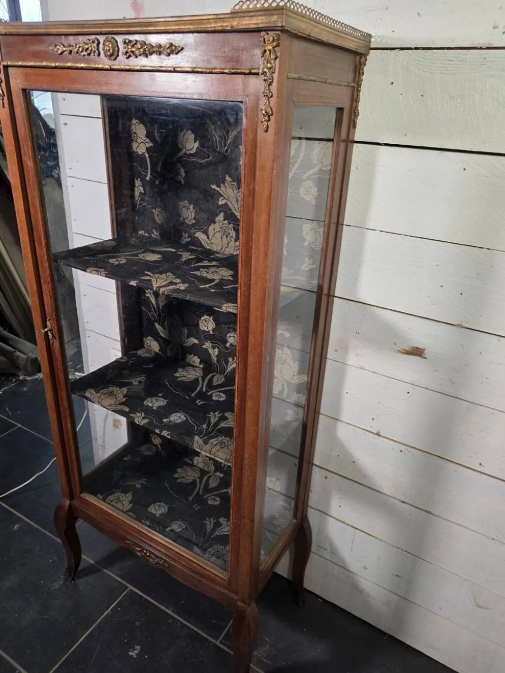 Vitrine ancienne style transition Louis XV-Louis XVI en Acajou