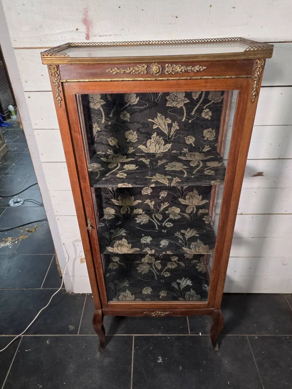 Vitrine ancienne style transition Louis XV-Louis XVI en Acajou