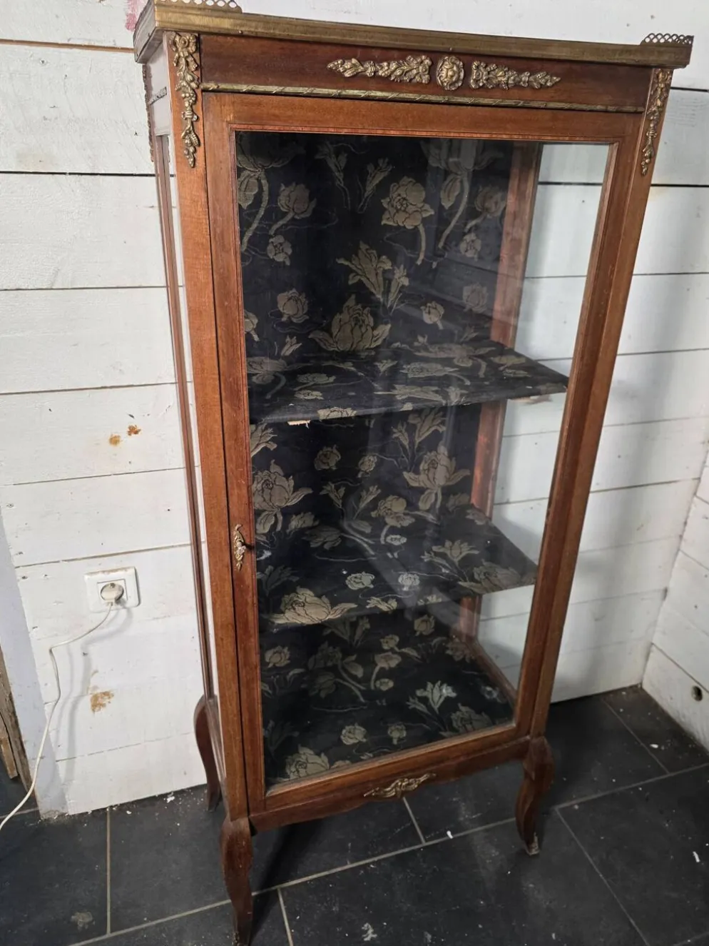 Vitrine ancienne style transition Louis XV-Louis XVI en Acajou