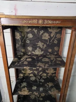 Vitrine ancienne style transition Louis XV-Louis XVI en Acajou