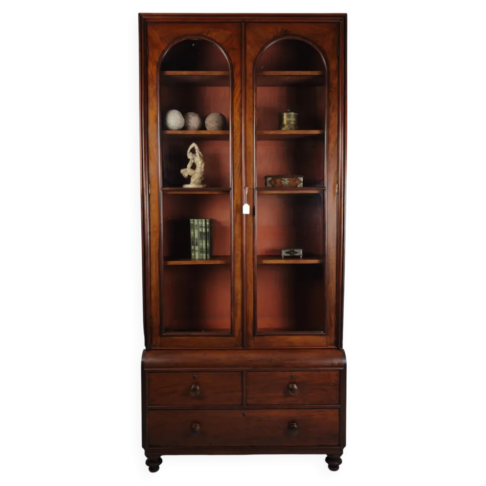 Vitrine anglaise de la fin du 19e siècle avec portes vitrées et tiroirs