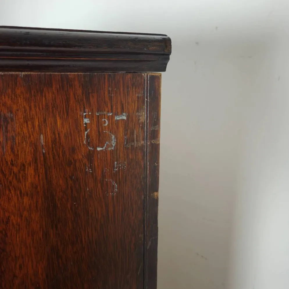 Vitrine anglaise de la fin du 19e siècle avec portes vitrées et tiroirs