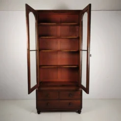 Vitrine anglaise de la fin du 19e siècle avec portes vitrées et tiroirs