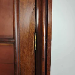 Vitrine anglaise de la fin du 19e siècle avec portes vitrées et tiroirs
