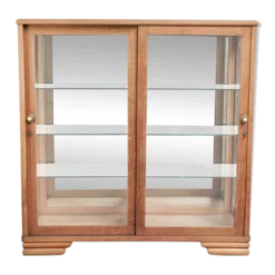 Vitrine antique en chêne néerlandais avec étagères en verre et fond miroir.