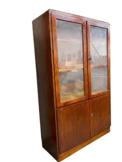 Vitrine/armoire de pharmacie/armoire de laboratoire vintage en bois peu profonde