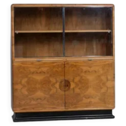 Vitrine Art Déco attribuée à Jindřich Halabala, placage de noyer, années 1930, Tchécoslovaquie